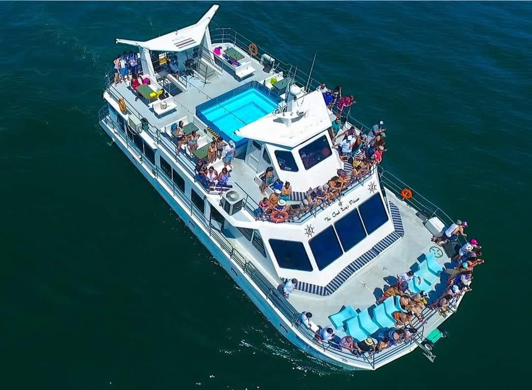 Tortuga Island Full Day in Costa Rica 2